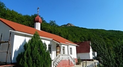Храм в честь Киево-Печерских святых Кизилташского монастыря.