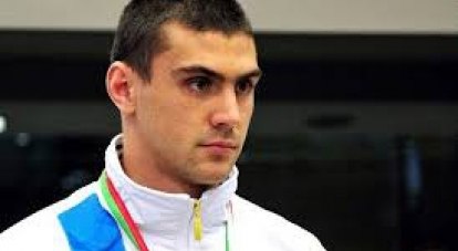 Чемпион Игр XXXI Олимпиады по боксу в весе до 91 кг москвич Евгений Тищенко одерживает очередную победу на ринге.