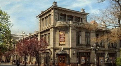 Крымский академический русский драматический театр показывает отличные результаты своей работы.