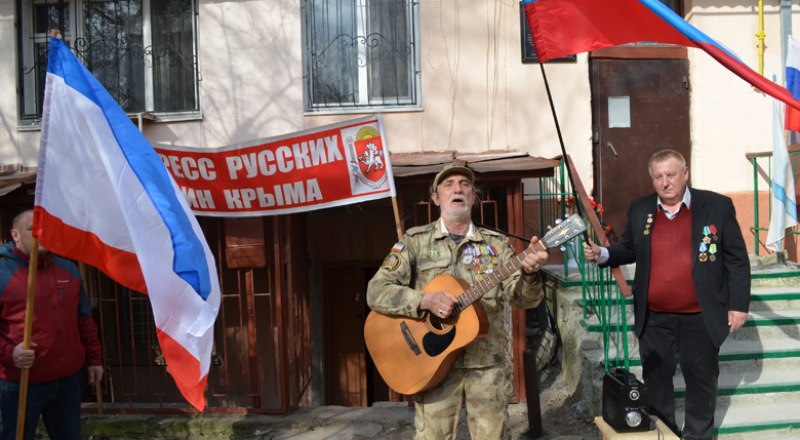 Владимир Грачёв исполняет «Крымский марш».