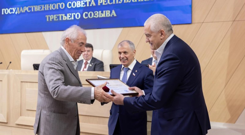 Герою Труда А. С. Баталину - заслуженная награда.