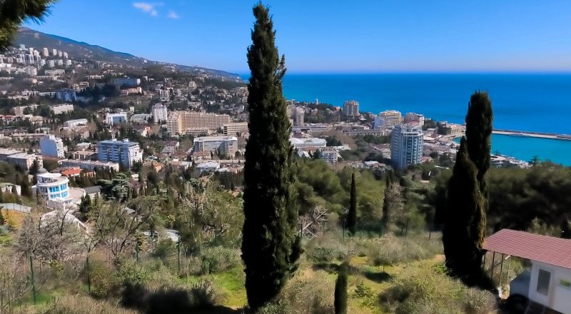 Вид на город счастья.