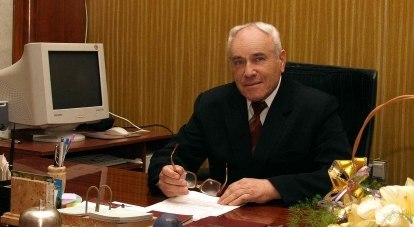 Эммануил Верновский.