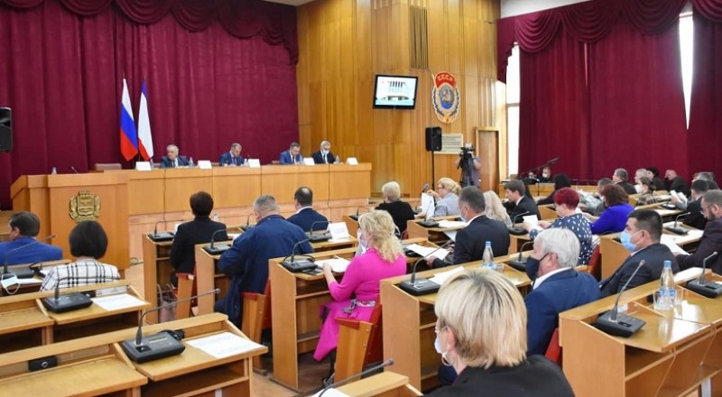 В среду начала работу V сессия крымского парламента.