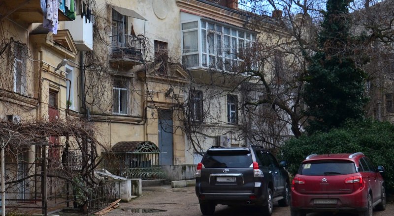 Если вы для получения кредита заложили ценное имущество, то его обязательно придётся застраховать.