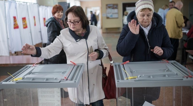 Явка на выборах в севастополе. Выборы президента Крым наблюдатели. Явка на выборы президента 2018 Крым. Явка на мероприятия фото.